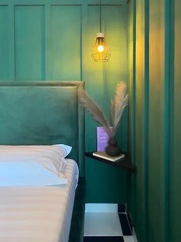 Couple Studio Edition - Colorful By The Sea